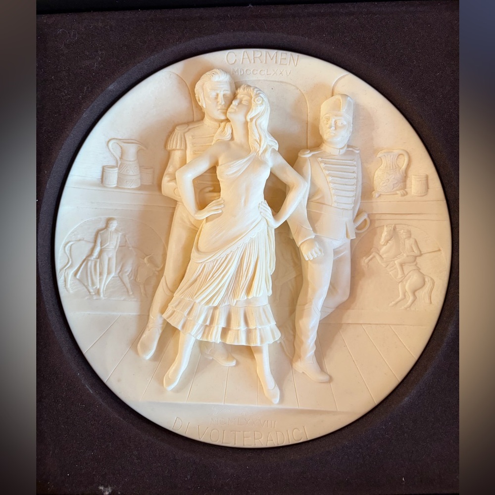 Carmen plate